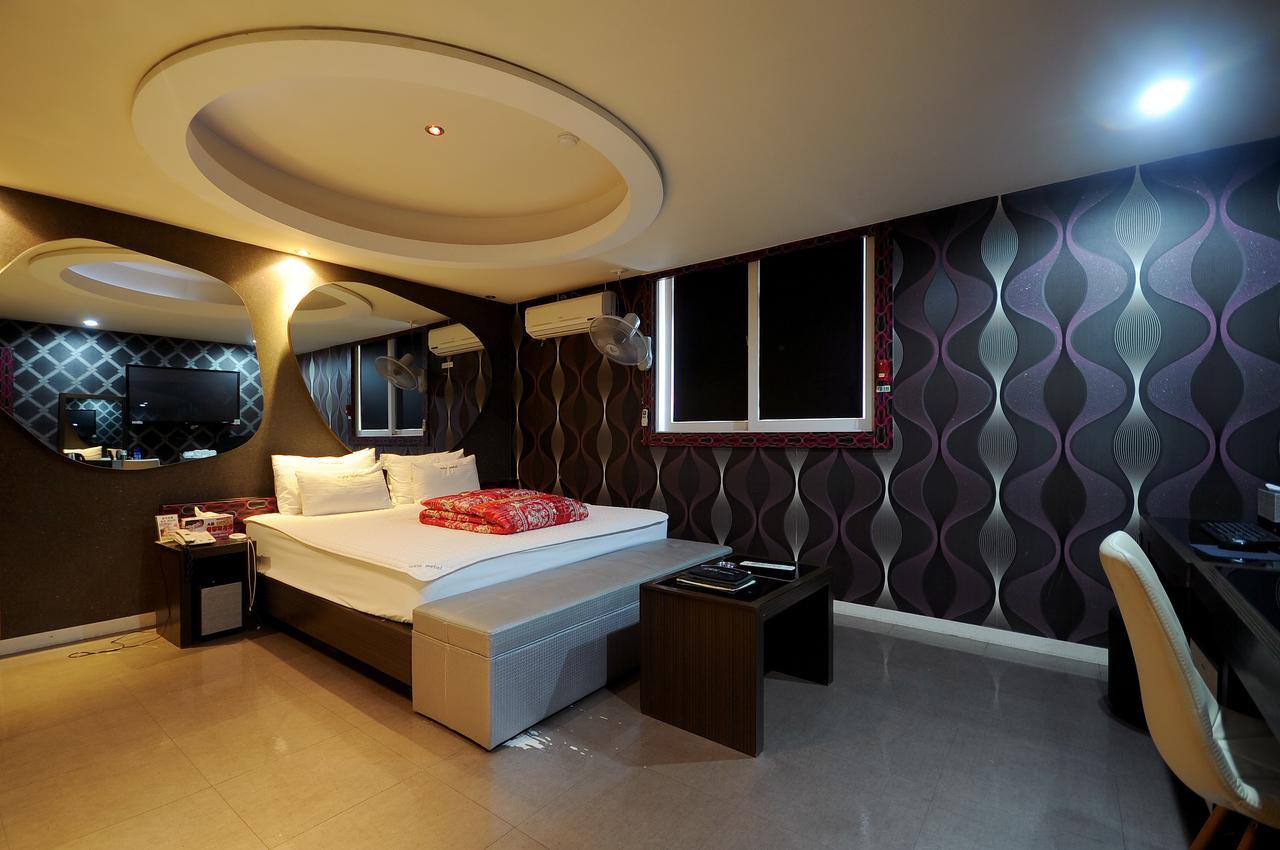Wow Motel Busan Bagian luar foto