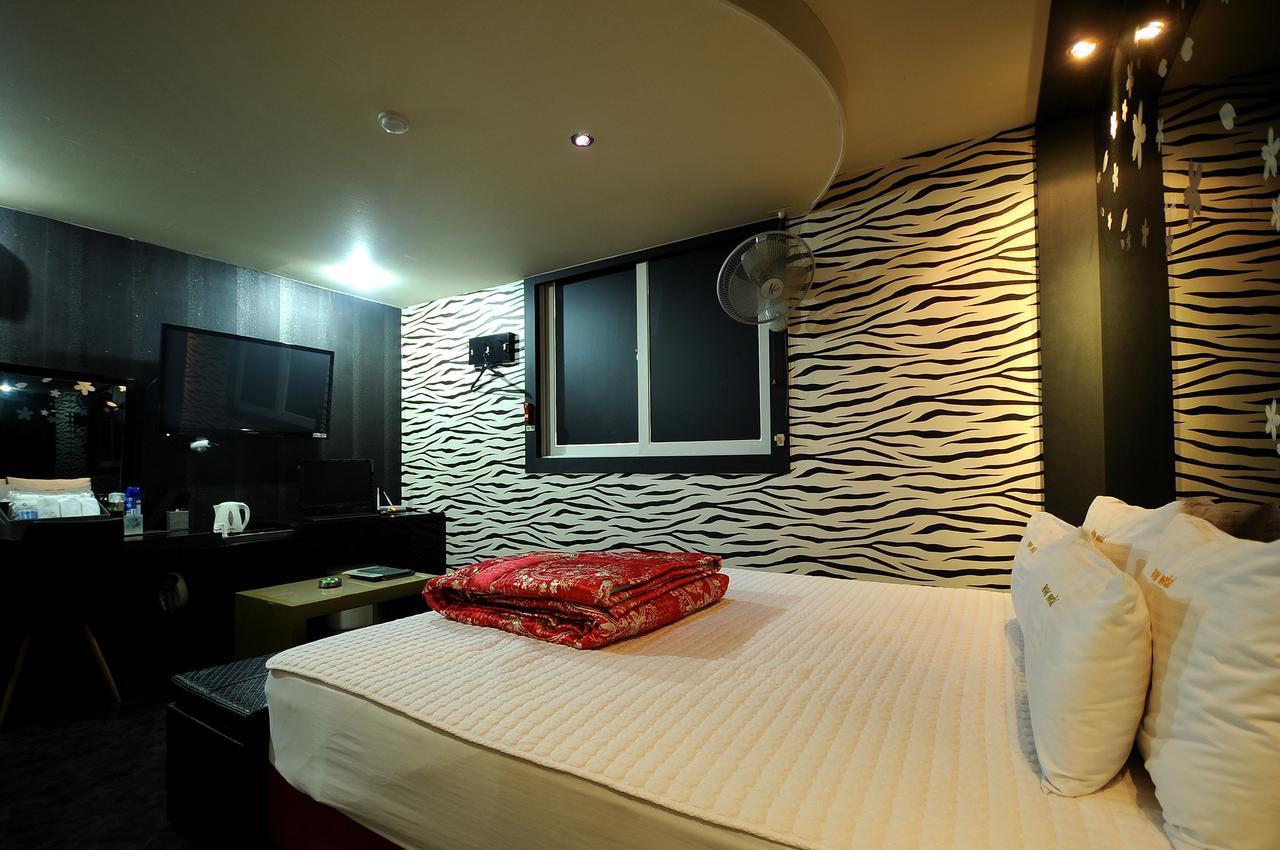 Wow Motel Busan Bagian luar foto