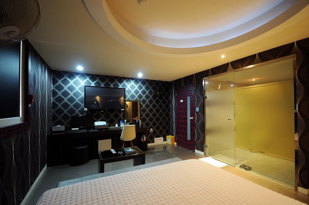 Wow Motel Busan Bagian luar foto