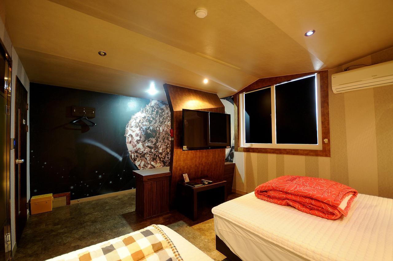 Wow Motel Busan Bagian luar foto